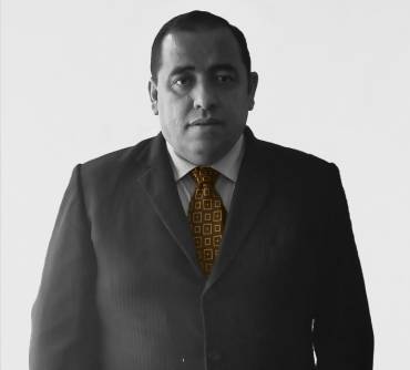 DR. CÉSAR DÁVILA MONTERO